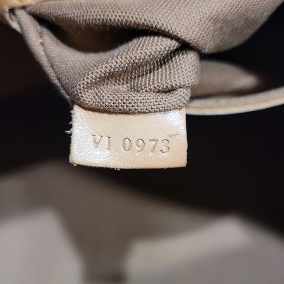 Louis Vuitton Alma PM - Picture 16 of 16